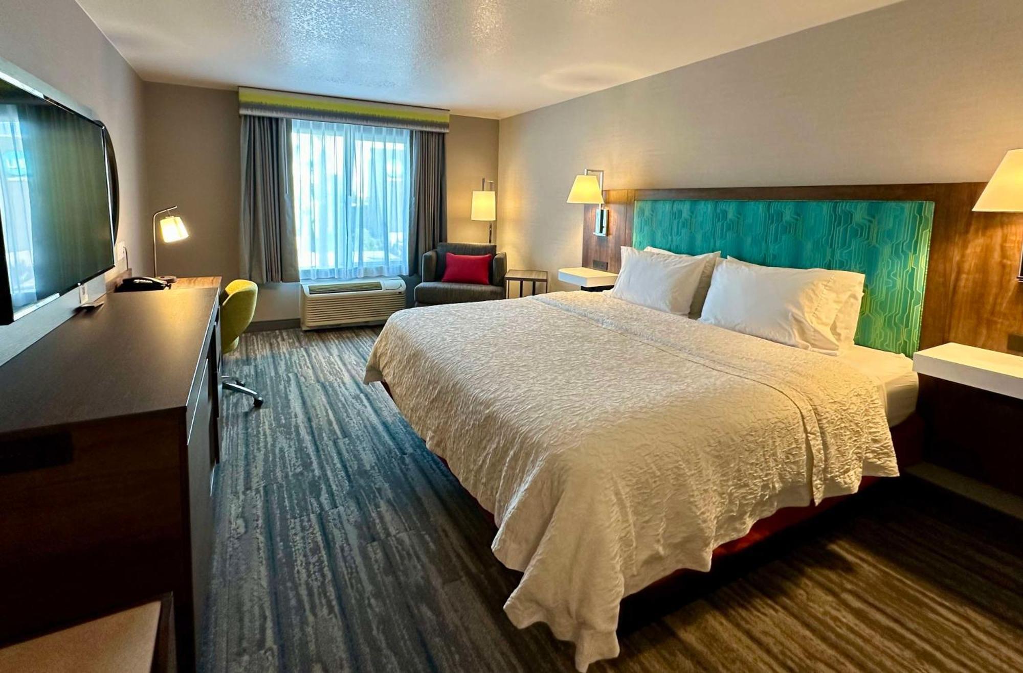 Hampton & Hotel 3*