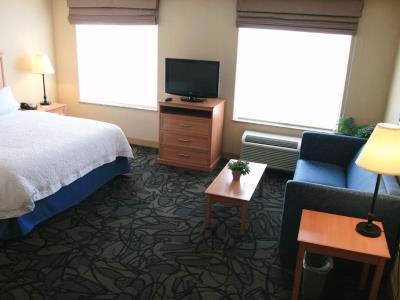 Hampton & Hotel Lathrop